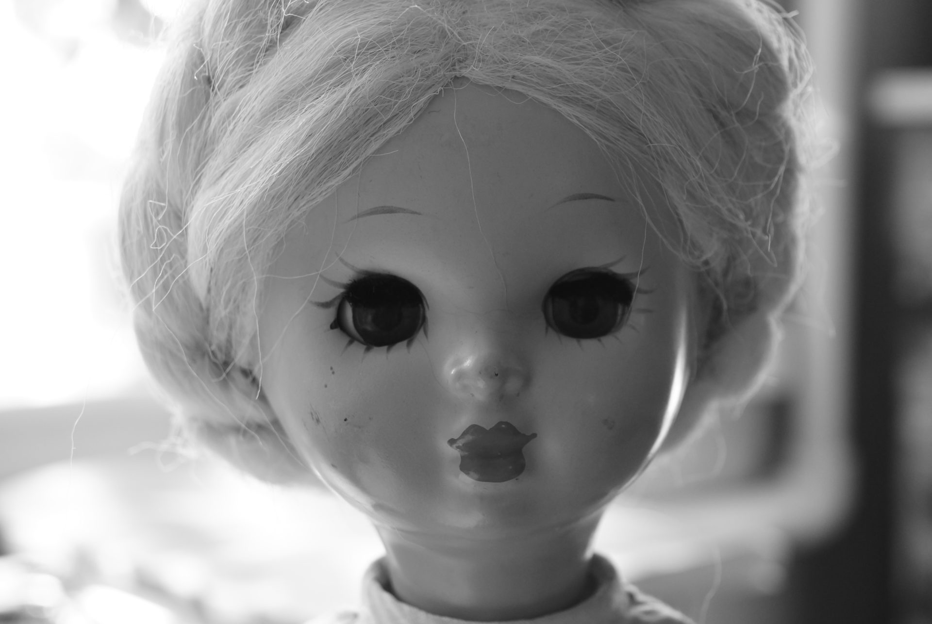 怖い女の人形