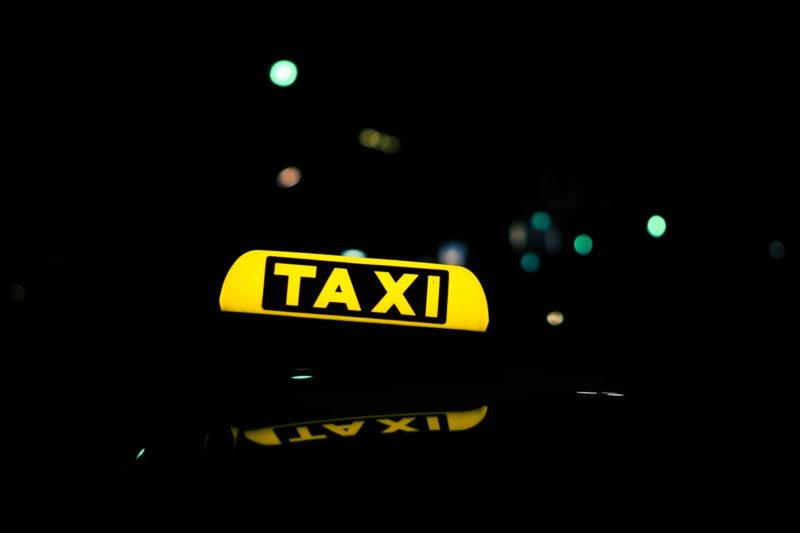 光タクシーの文字